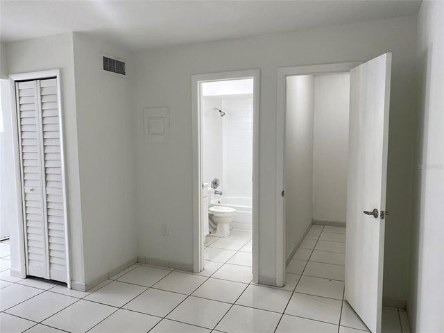 5317 CURRY FORD ROAD O-205, Orlando, FL 32812