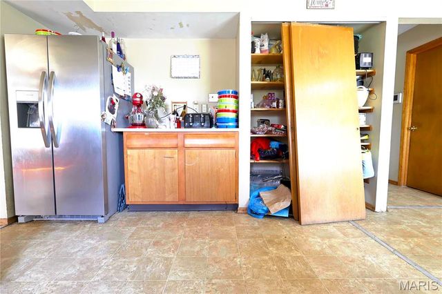 2660 Delaware Drive, Florissant, MO 63033