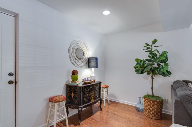 210 S MCLEAN BLVD S # 12, Memphis, TN 38104