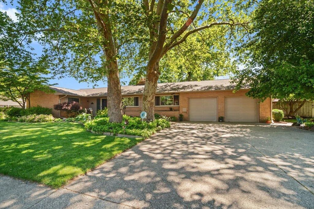 3666 Aaron Avenue SW, Grandville, MI 49418