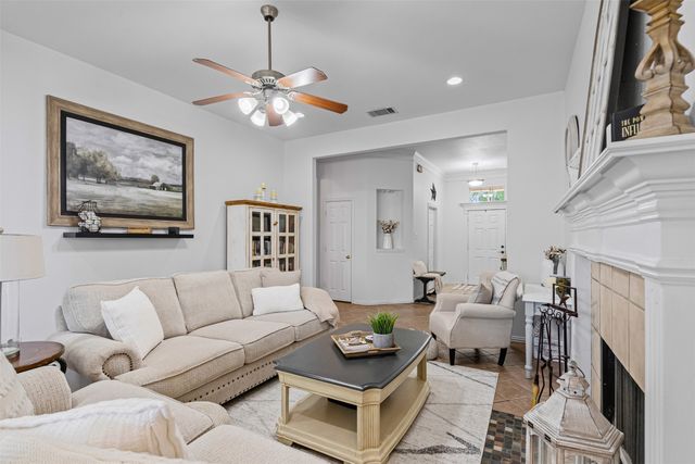 221 Whitestone Way, Weatherford, TX 76085