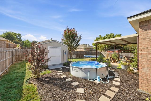 221 Whitestone Way, Weatherford, TX 76085