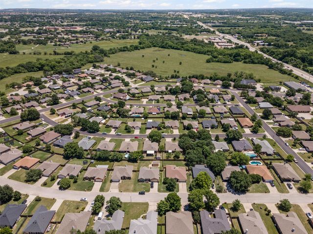221 Whitestone Way, Weatherford, TX 76085