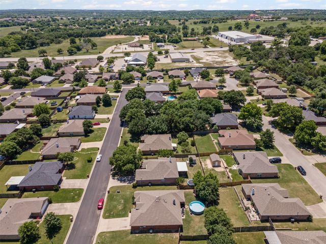 221 Whitestone Way, Weatherford, TX 76085