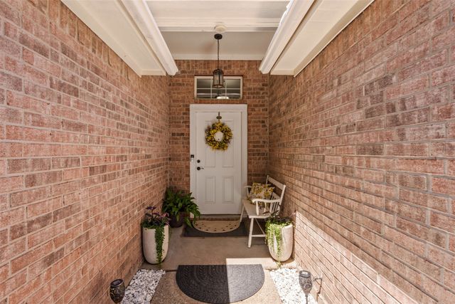 221 Whitestone Way, Weatherford, TX 76085