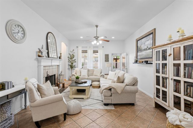 221 Whitestone Way, Weatherford, TX 76085