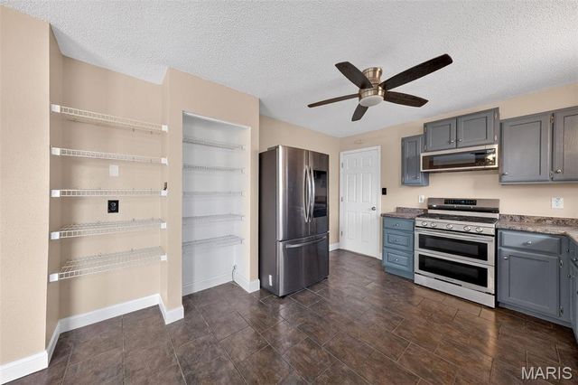 2121 Blossom Lane, Arnold, MO 63010