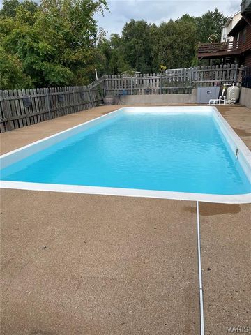 2121 Blossom Lane, Arnold, MO 63010