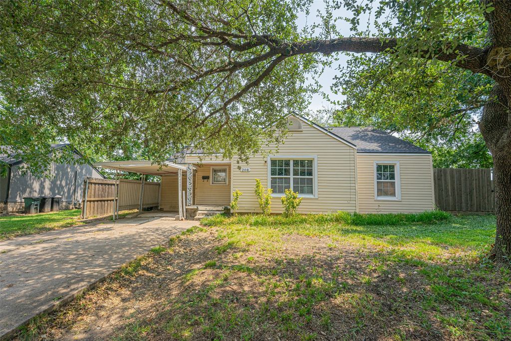 208 S Carmack Street, Mesquite, TX 75149
