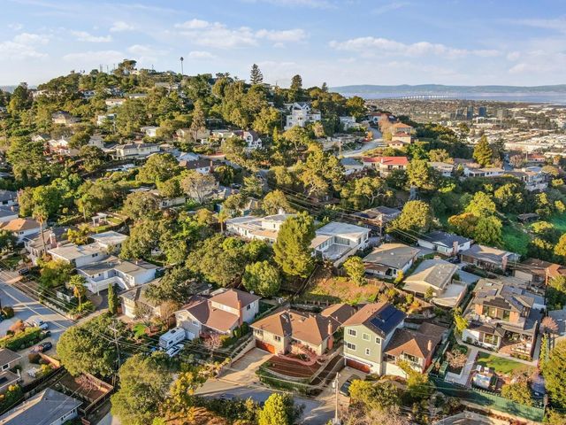 224 Highland Avenue, San Carlos, CA 94070