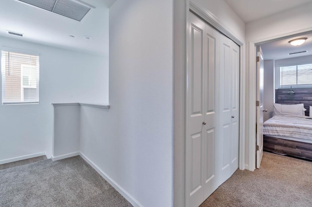 Image 25 of property listing at 915 Winchell Way W, Madera, CA 93636