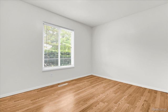 1933 Tamarisk Drive, East Lansing, MI 48823