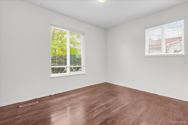 1933 Tamarisk Drive, East Lansing, MI 48823