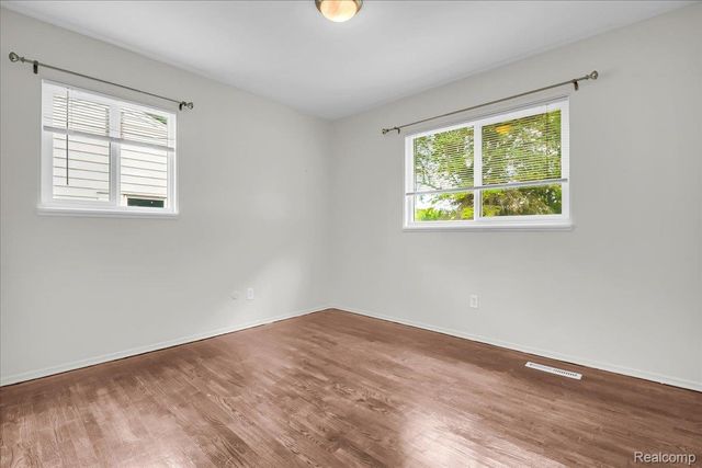 1933 Tamarisk Drive, East Lansing, MI 48823