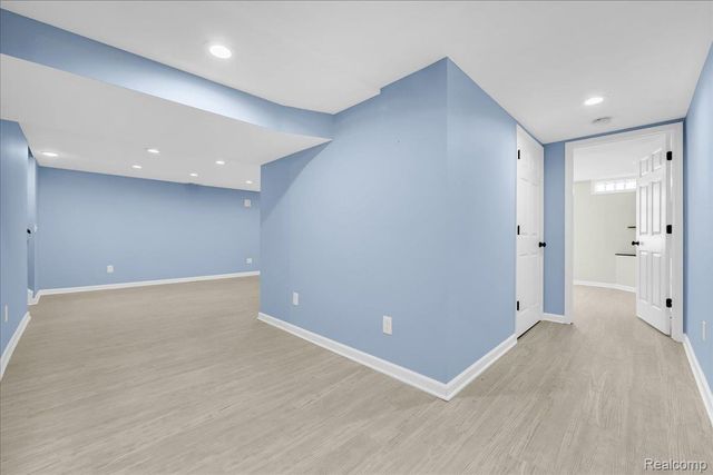1933 Tamarisk Drive, East Lansing, MI 48823