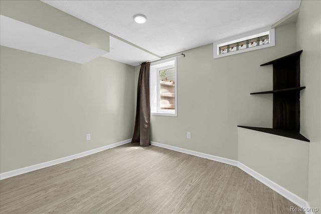 1933 Tamarisk Drive, East Lansing, MI 48823