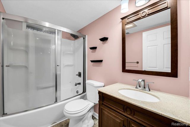 1933 Tamarisk Drive, East Lansing, MI 48823