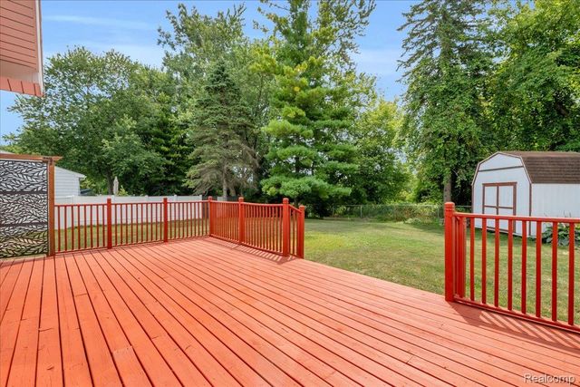 1933 Tamarisk Drive, East Lansing, MI 48823