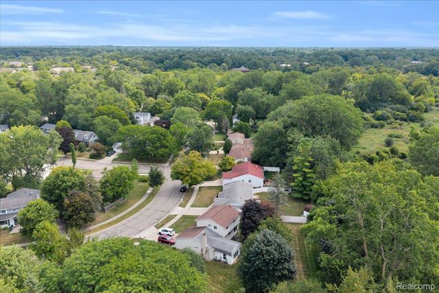 1933 Tamarisk Drive, East Lansing, MI 48823