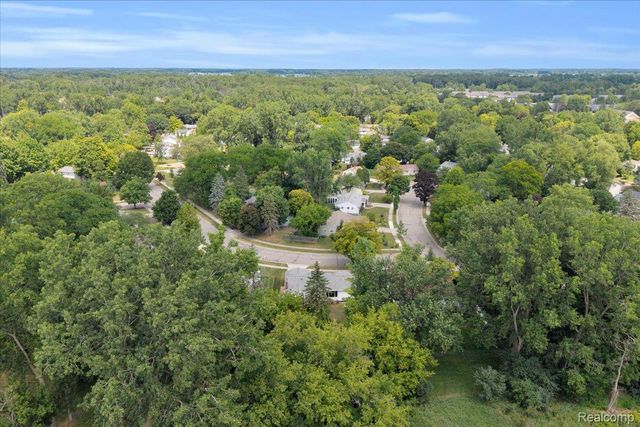 1933 Tamarisk Drive, East Lansing, MI 48823
