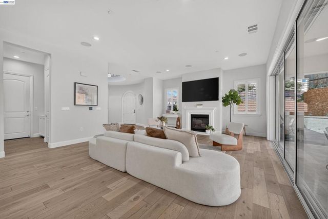 2782 Cathedral Rock Way, Dublin, CA 94568