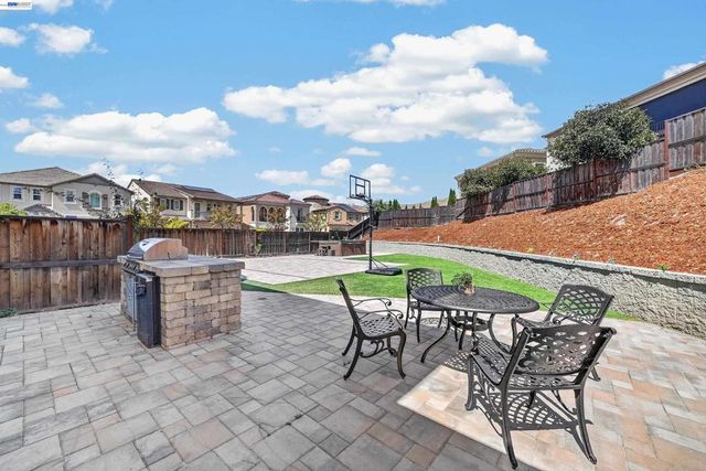 2782 Cathedral Rock Way, Dublin, CA 94568
