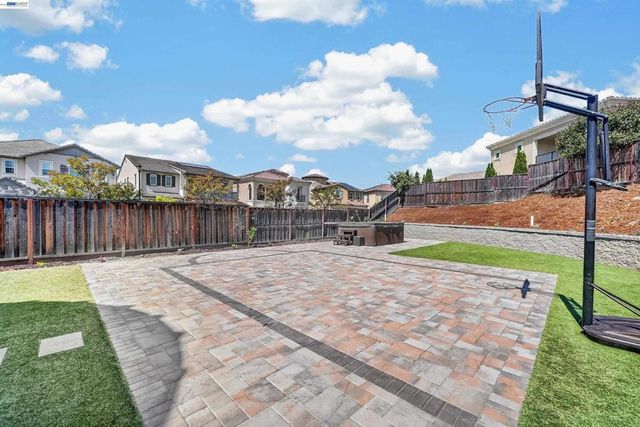 2782 Cathedral Rock Way, Dublin, CA 94568