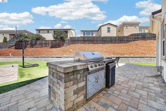 2782 Cathedral Rock Way, Dublin, CA 94568