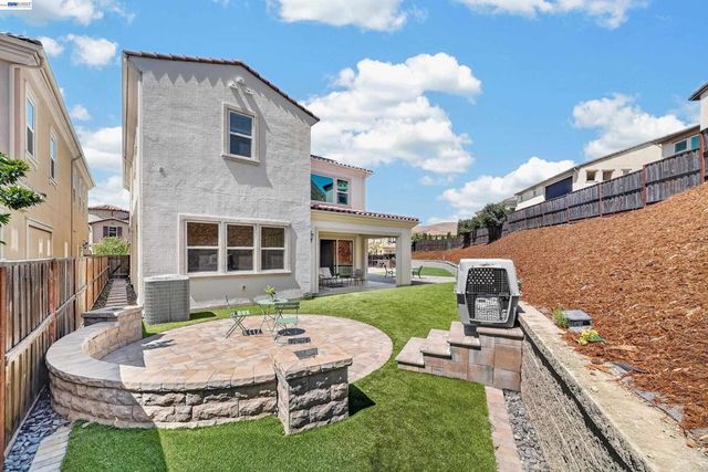 2782 Cathedral Rock Way, Dublin, CA 94568