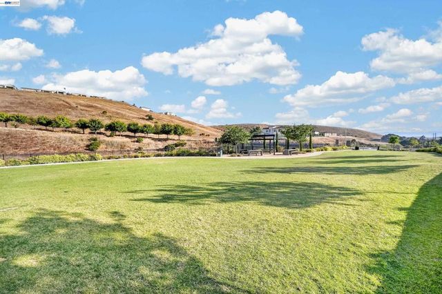 2782 Cathedral Rock Way, Dublin, CA 94568