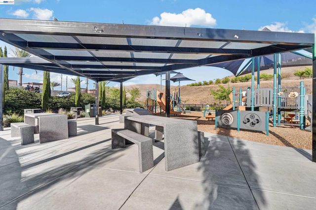 2782 Cathedral Rock Way, Dublin, CA 94568