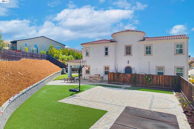2782 Cathedral Rock Way, Dublin, CA 94568