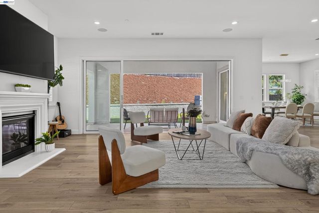 2782 Cathedral Rock Way, Dublin, CA 94568