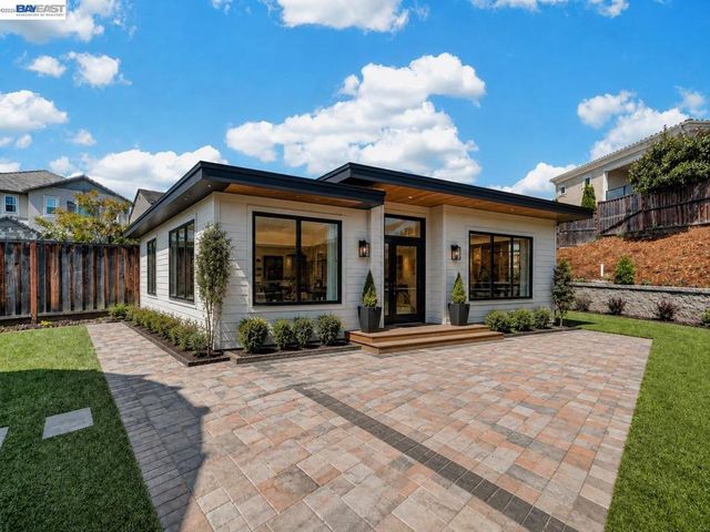 2782 Cathedral Rock Way, Dublin, CA 94568