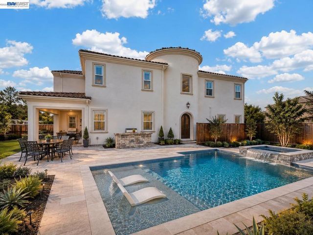 2782 Cathedral Rock Way, Dublin, CA 94568