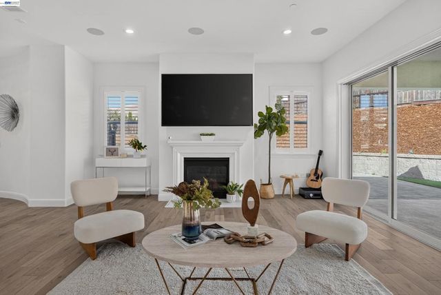 2782 Cathedral Rock Way, Dublin, CA 94568