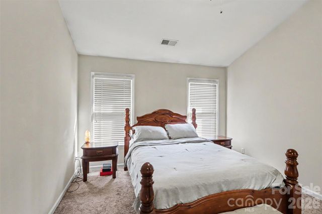 8606 Fox Chase Lane, Charlotte, NC 28269