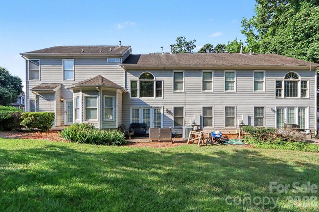 8606 Fox Chase Lane, Charlotte, NC 28269