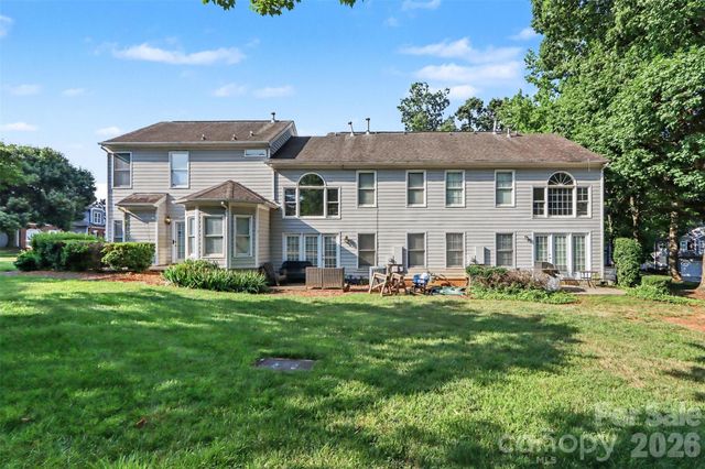 8606 Fox Chase Lane, Charlotte, NC 28269