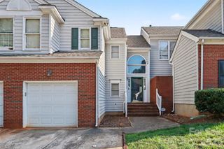 8606 Fox Chase Lane, Charlotte, NC 28269
