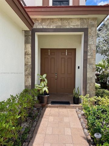 3494 W 103rd Ter, Hialeah, FL 33018