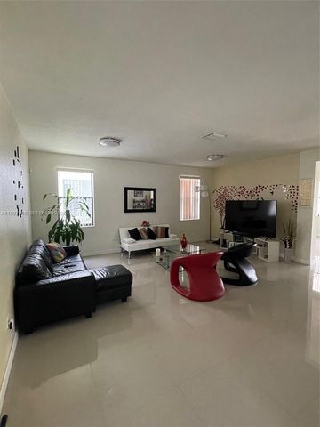 3494 W 103rd Ter, Hialeah, FL 33018