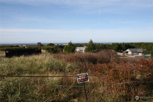 31710 J Place, Ocean Park, WA 98640