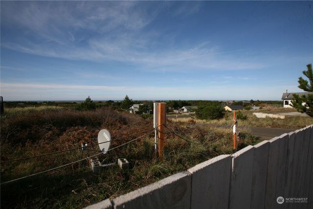 31710 J Place, Ocean Park, WA 98640