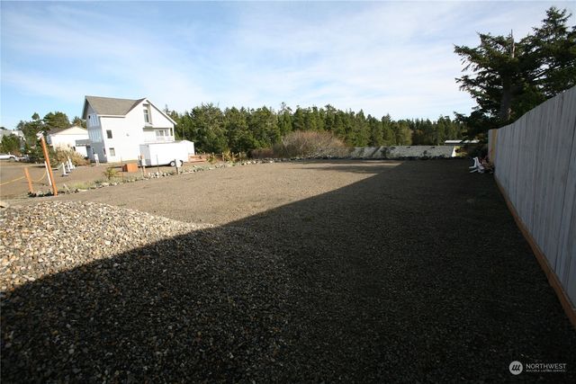 31710 J Place, Ocean Park, WA 98640