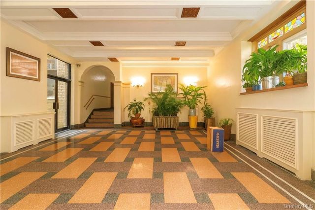 868 E 7th Street 3C, Brooklyn, NY 11230