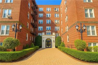 868 E 7th Street 3C, Brooklyn, NY 11230