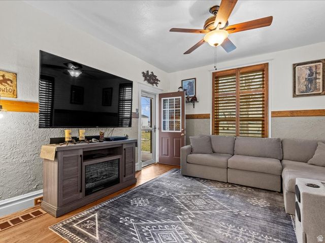 8187 N MOUNTAIN VIEW RD, Lake Point, UT 84074