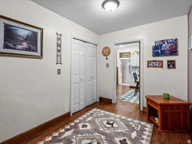 8187 N MOUNTAIN VIEW RD, Lake Point, UT 84074