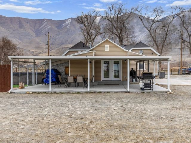 8187 N MOUNTAIN VIEW RD, Lake Point, UT 84074